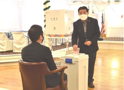 한국 대통령선거 투표 김승규 전 회장.jpg