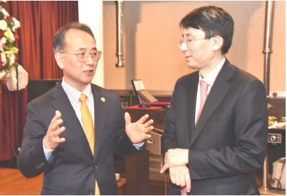 시카고 총영사 김정한_황규천 미중서부한인회연합회 사무총장.jpg
