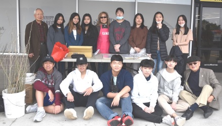 무국화 묘목 심기 봉사자 2022 0501_2.jpg