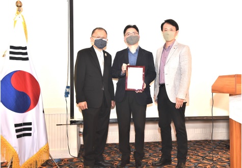 2021년 디트로이트한인회창립56주년 김구 대표 공로패수상 2021 0424-9.jpg