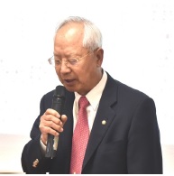 39대 정기총회 김병준 전 이사장 기도 2022 1030.jpg