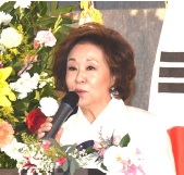 신년사를 하는 진안순 회장_미주 중서부 한인회 연합회신년 교례회 개최 2020 0118.jpg